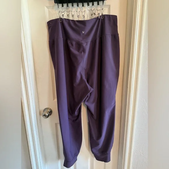 Old Navy Powersoft High-Rise Joggers (set of 2) - Picture 7 of 7